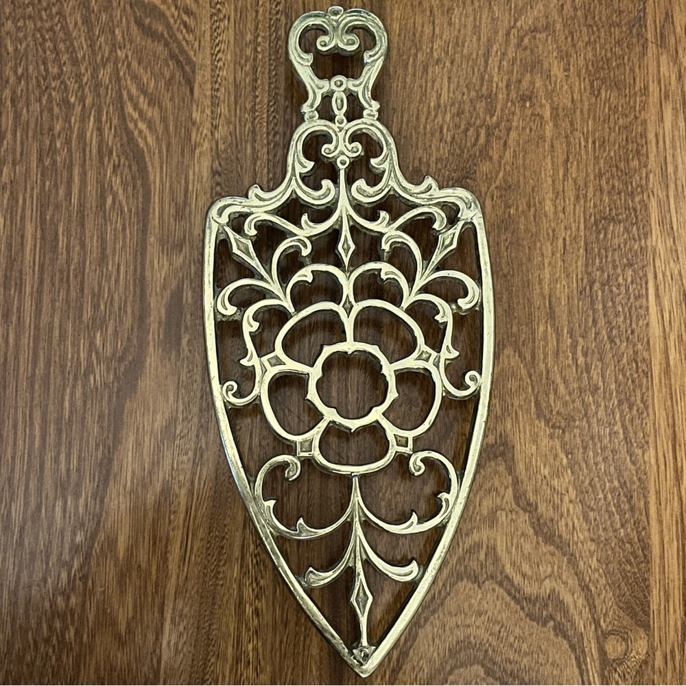 Vintage Virginia Metalcrafters Solid Brass “Rosette” Sad Iron Trivet